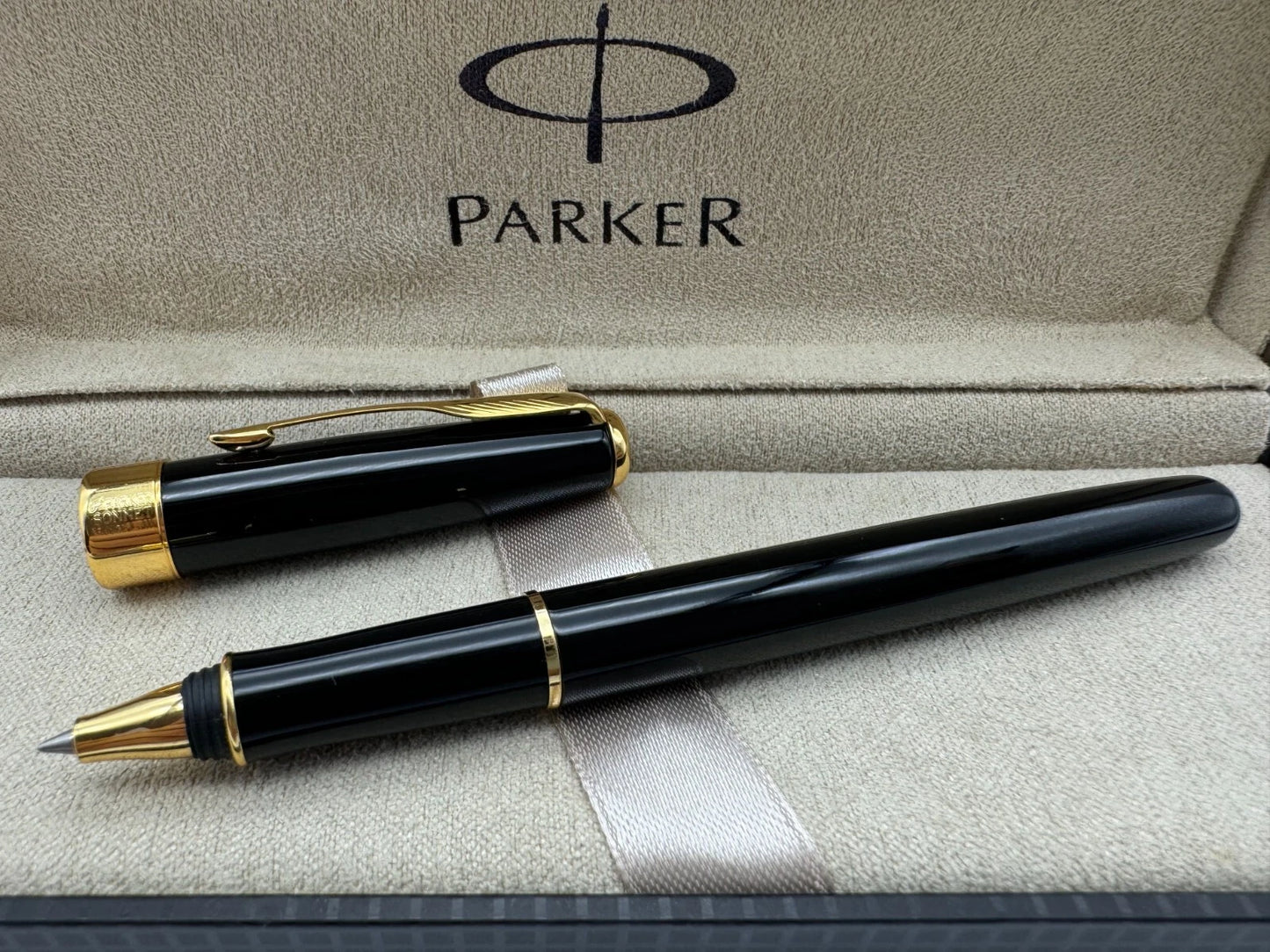 Bolígrafo roller Parker Vintage Sonnet Series, color negro, punta de 0,5 mm (SIN ESTUCHE)