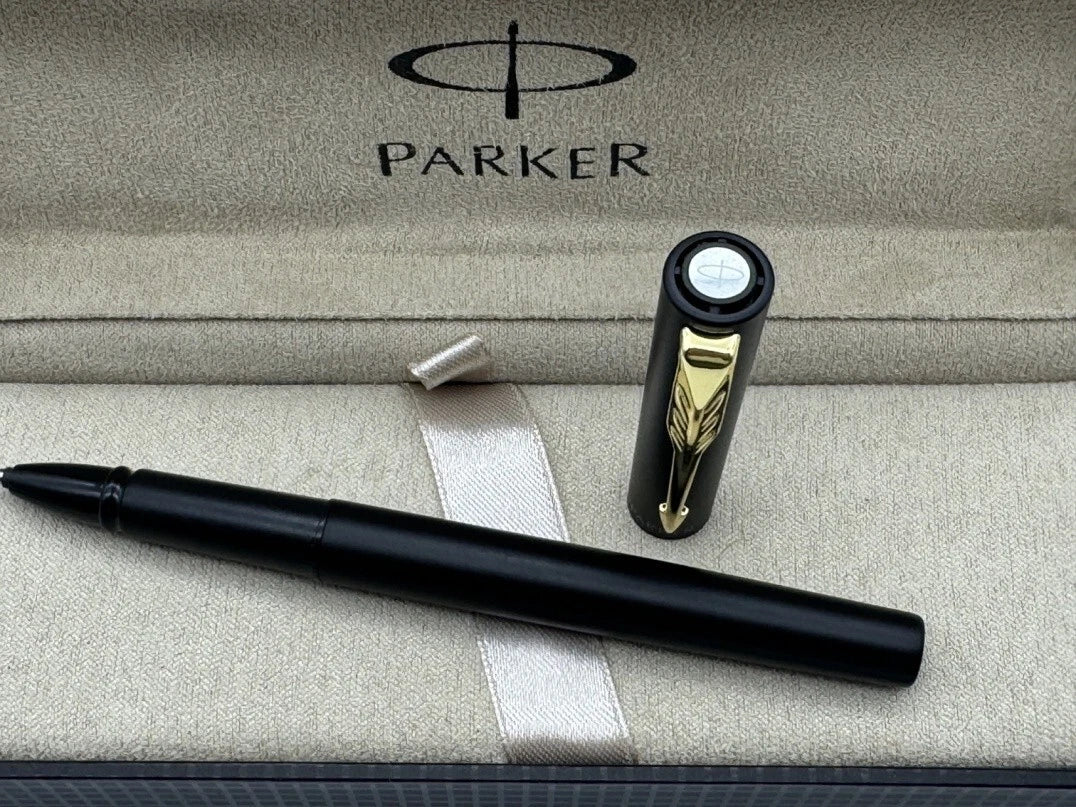 Excelente bolígrafo Parker Vector XL Rollerball, color negro, clip dorado, punta de 0,5 mm (SIN ESTUCHE)