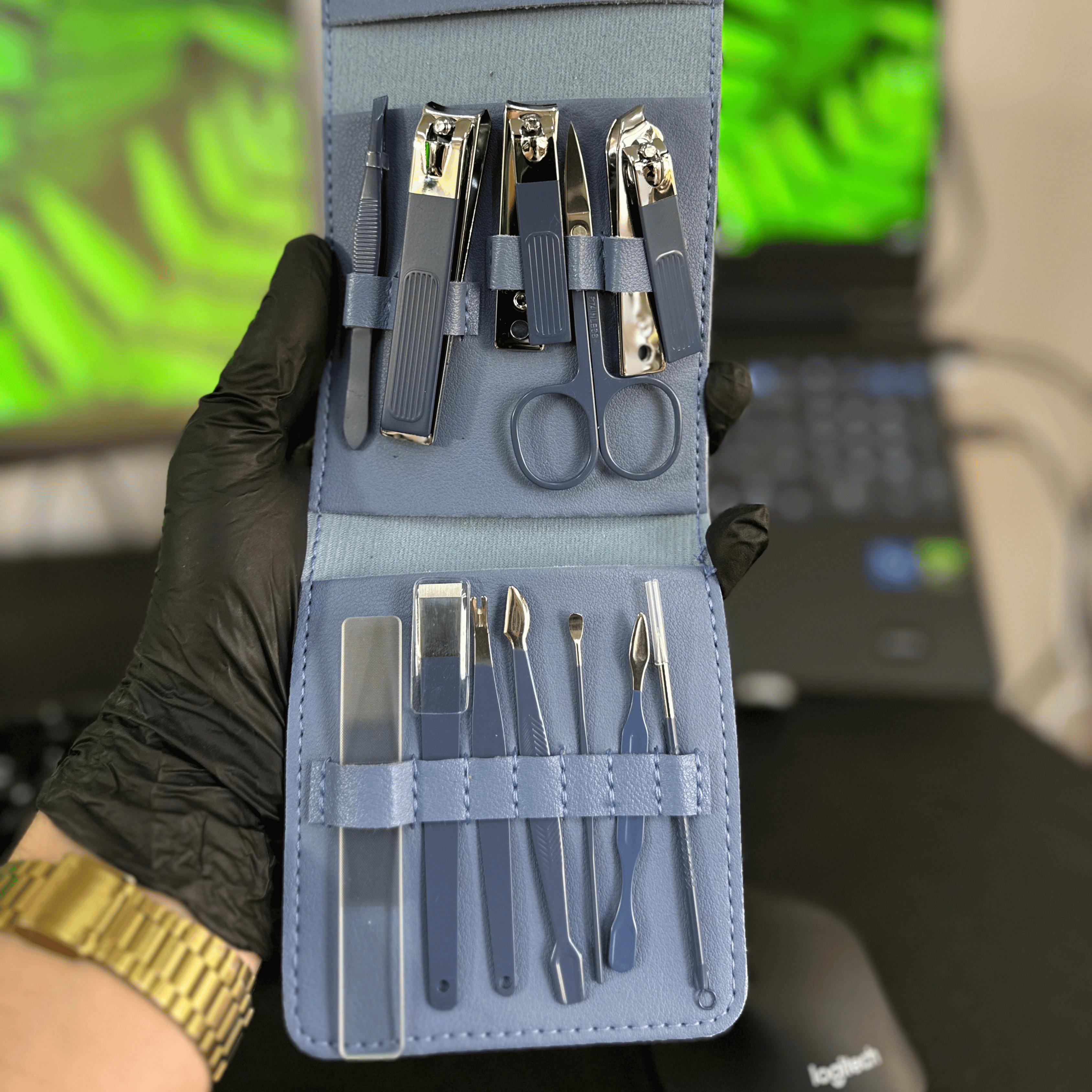 KIT DE LIMPIEZA DE UÑAS Y EXTRACTOR DE PUNTOS NEGROS ®